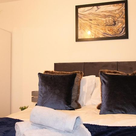 Livestay-Modern Apartment Minutes Away From Heathrow سلوف المظهر الخارجي الصورة