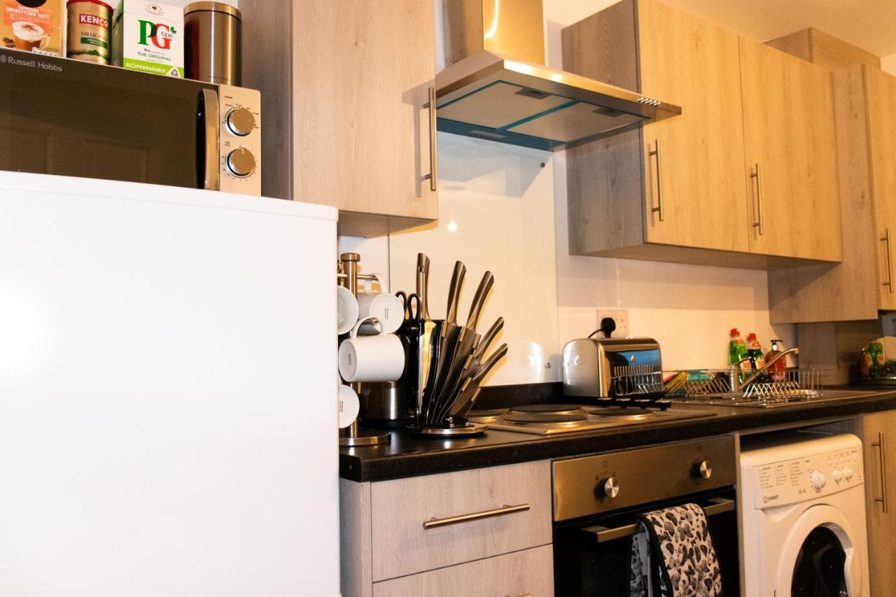 Livestay-Modern Apartment Minutes Away From Heathrow سلوف المظهر الخارجي الصورة